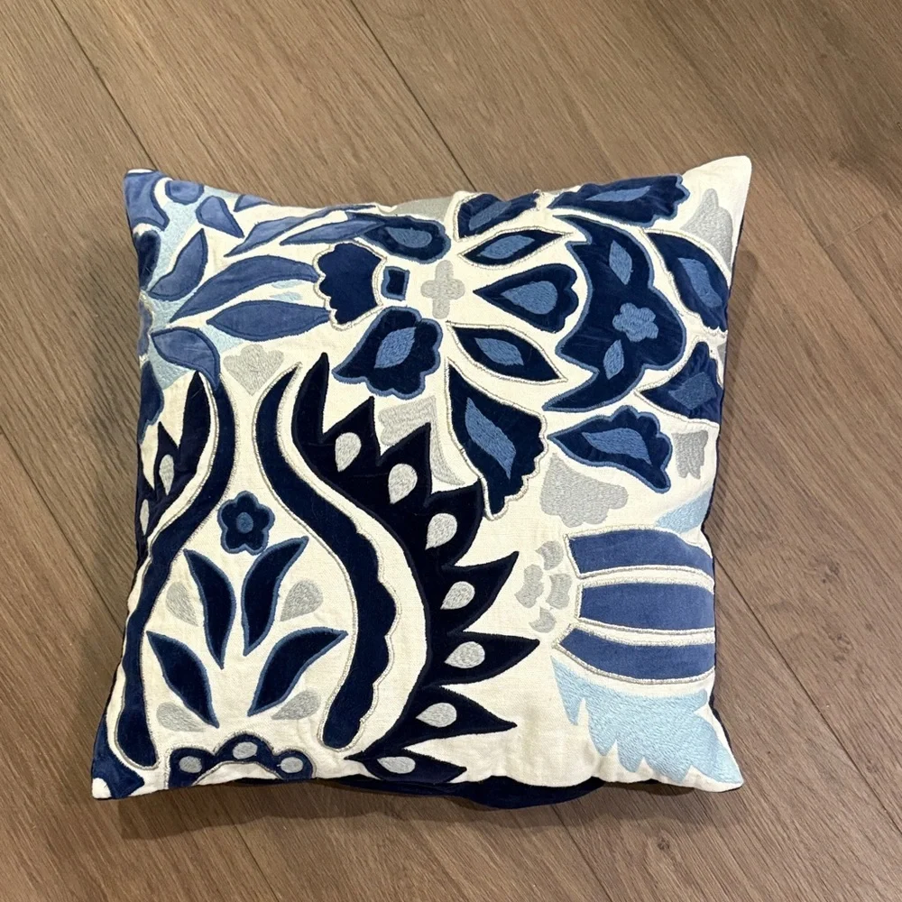 Williams Sonoma Home Throw Pillow - Izlara Floral Applique pattern